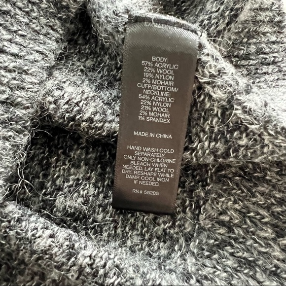 Express Grey Wool Mohair Blend Leopard Print Heart Sweater Size S Pullover - Picture 4 of 5